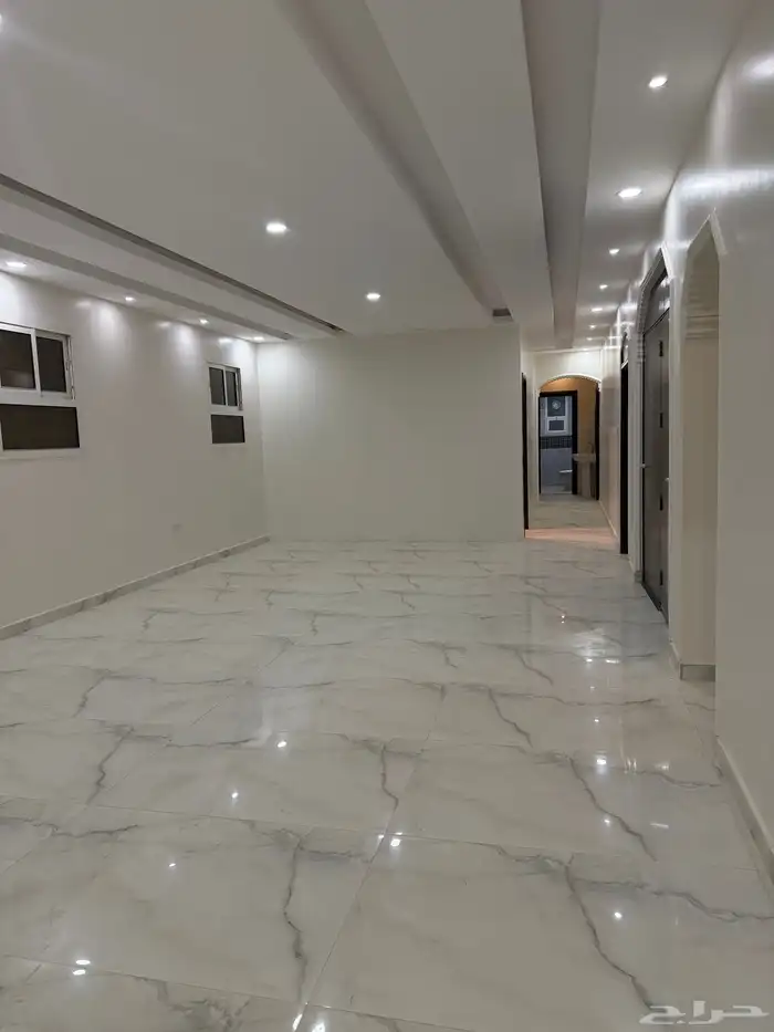 دور اول للايجار خمس غرف نوم ماستر وصاله 1