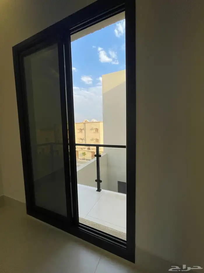 للبيع فيلا دوبلكس مودرن تشطيب راقي غرب الخميس 34