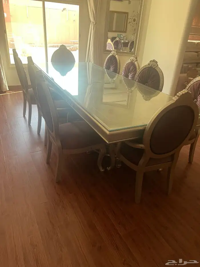 طاولة طعام 3 متر في متر وعشرين وتسع كراسي فقط بدون بوفيه 0