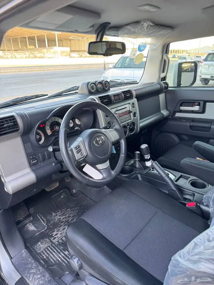 للبيع تويوتا اف جي 2010 - مخزن عداد 40 الف فقط 9