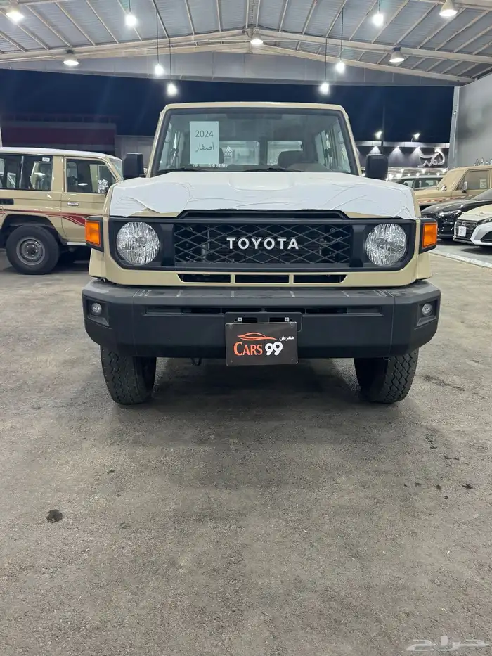 تويوتا ربع ابيض 1