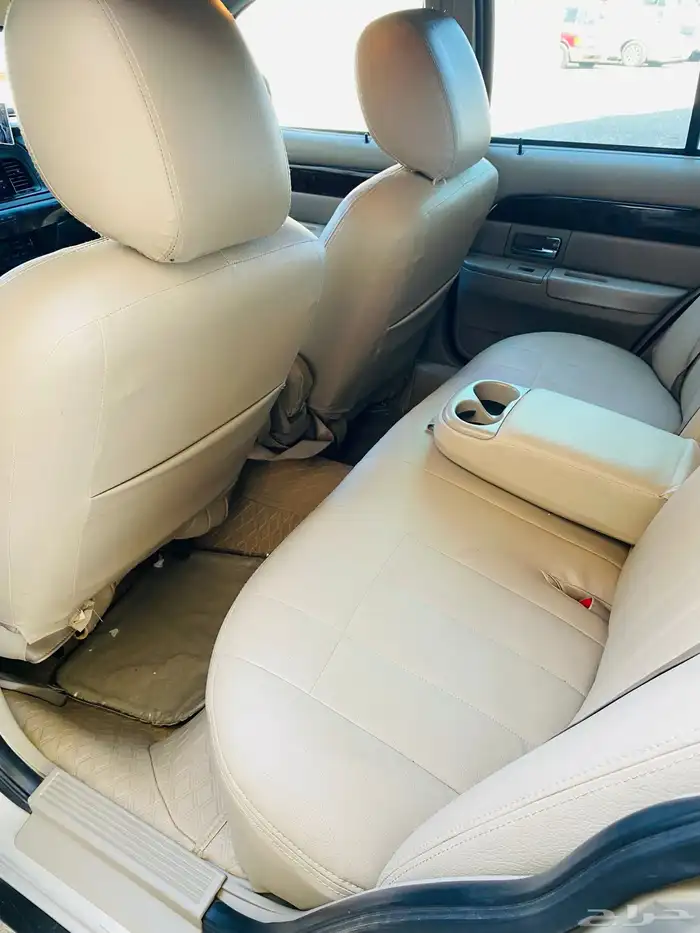 فورد جراند ماركيز 2011 10