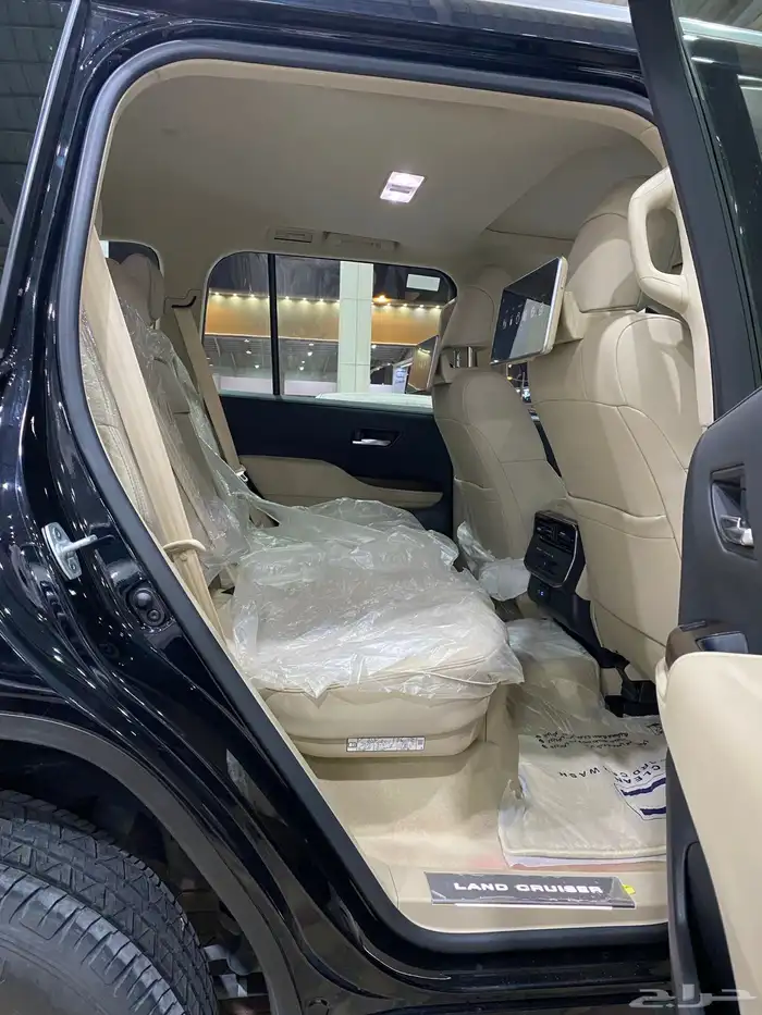 لاندكروزر جي اكس ار V4 المديل 2023 العدد 44 الف 2