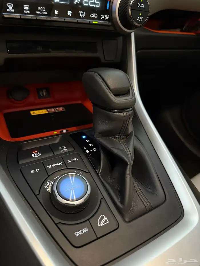 تويوتا راف فور 2024 ادفنشر فل كامل بحاله الوكاله 12