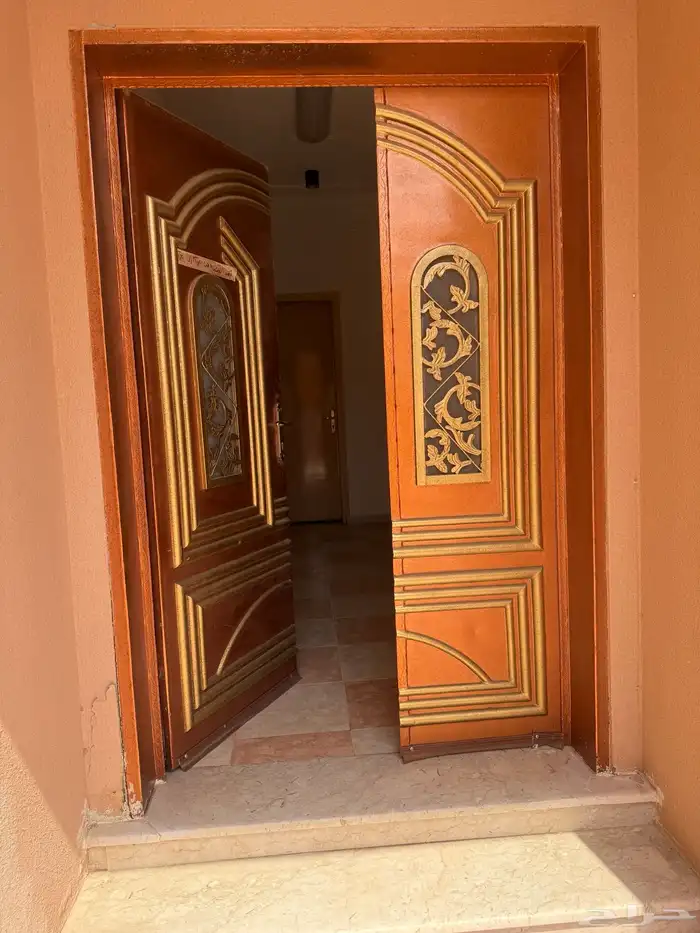 للإيجار دور علوي ودور أرضي مستقل بالرس 7