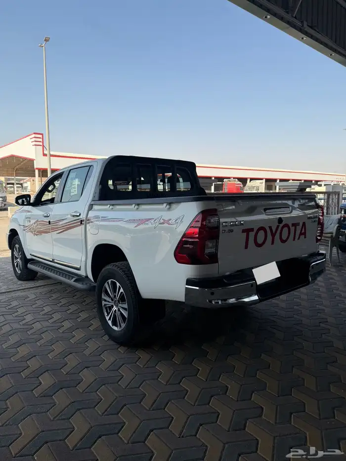 تويوتا هايلوكس S-GLX غمارتين ديزل اتوماتيك موديل 2024 8