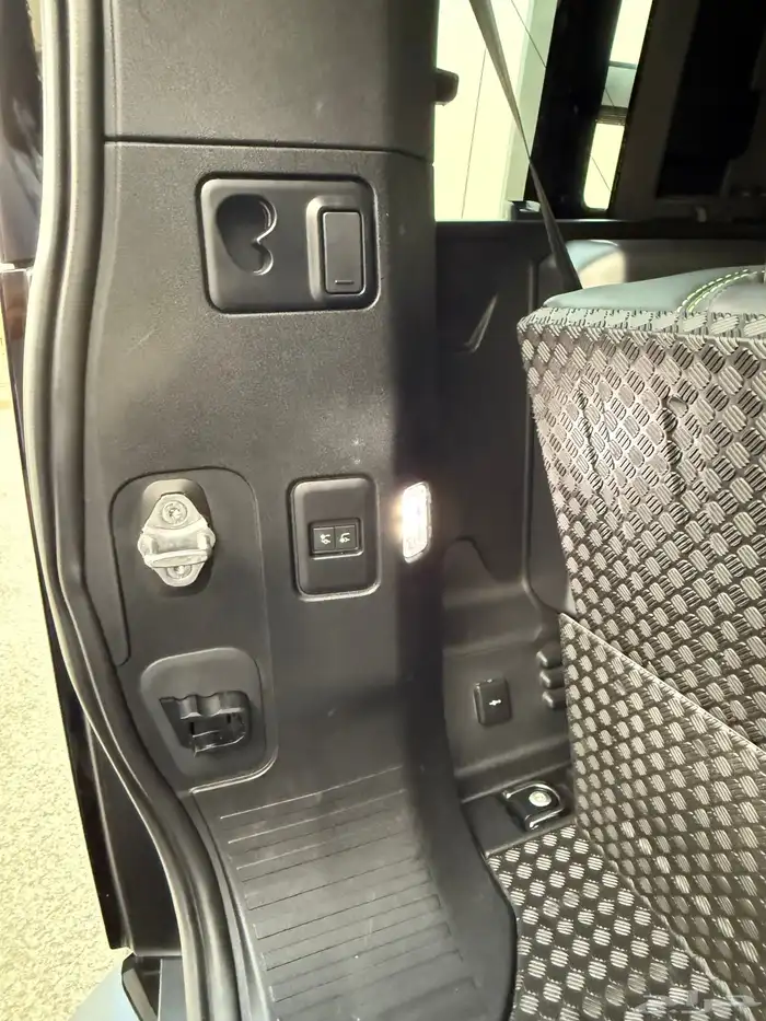 دفيندر HSE V6 14