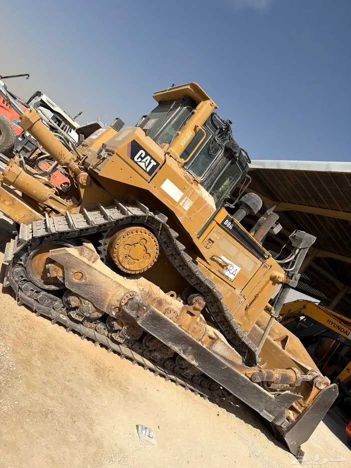 بلدوزر D8Rللبيع 1