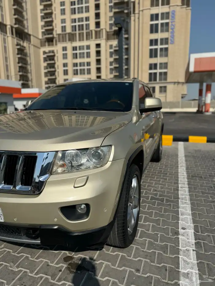 جراند شيروكي اوفر لاند 10