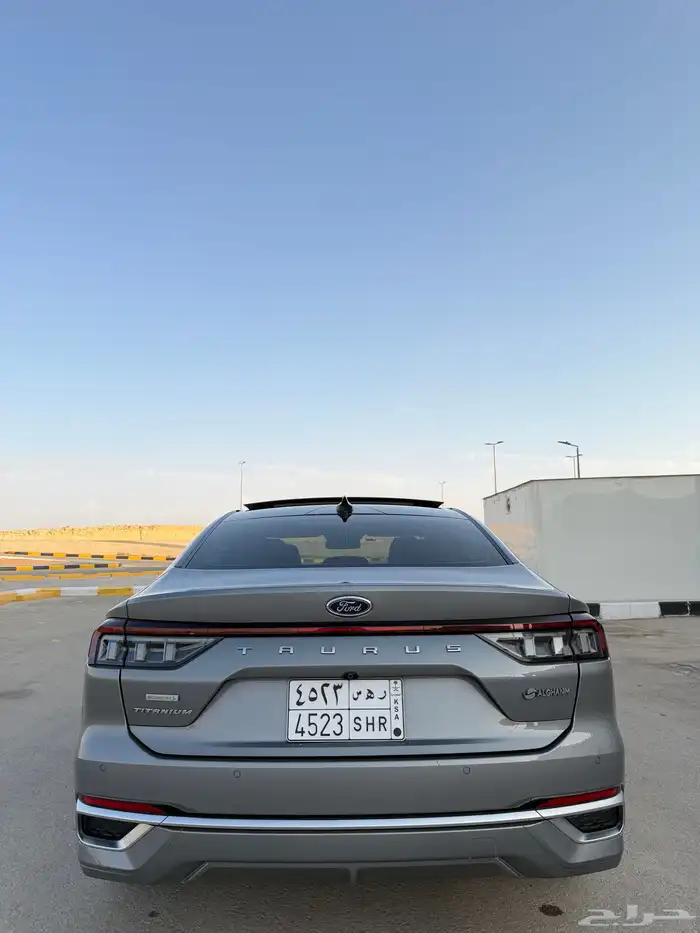 فورد تورس 2024 فل كامل تيتانيوم 15