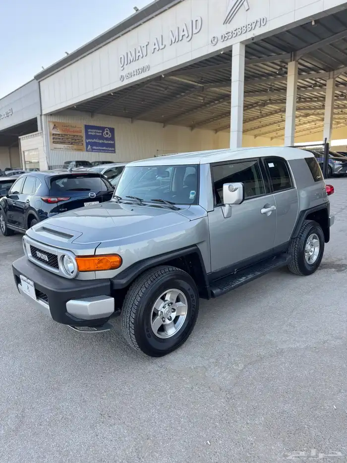 للبيع تويوتا اف جي 2010 - مخزن عداد 40 الف فقط 2