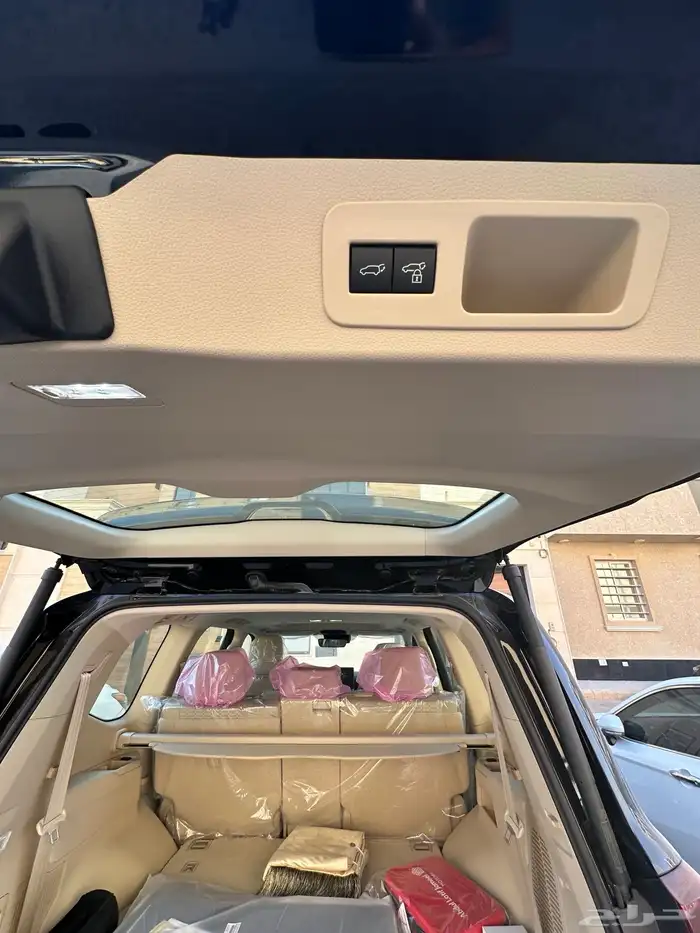 لاندكروزر وارد عبداللطيف جميل 10