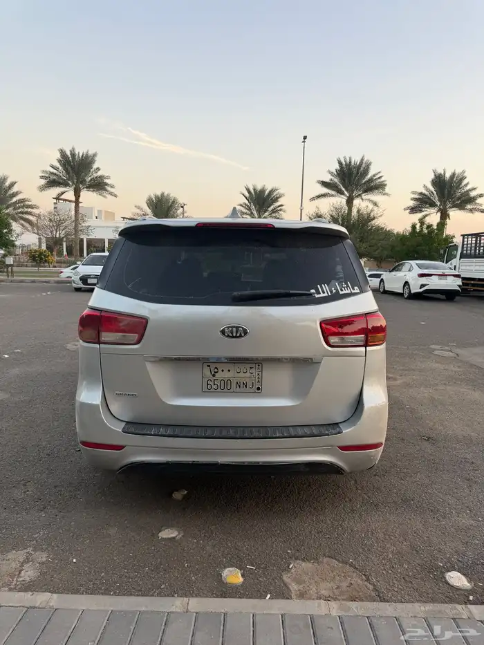 كيا كرنفال عائلي للبيع 8