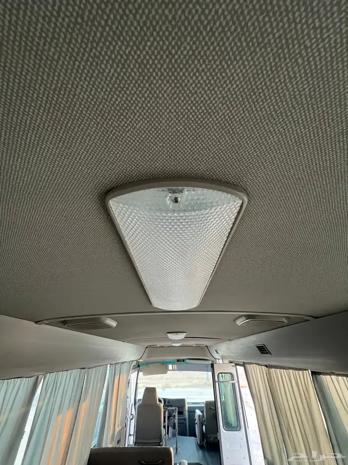 باص 30 راكب نيسان 2008 مخزن 11