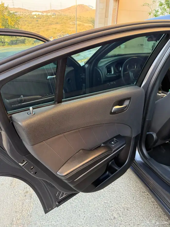 دودج تشارجر للبيع 10