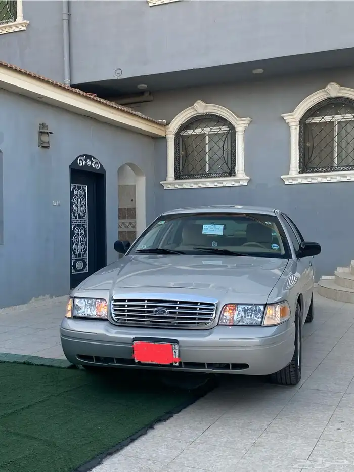 فورد كراون فكتوريا 2011 نظيف مشروط 1