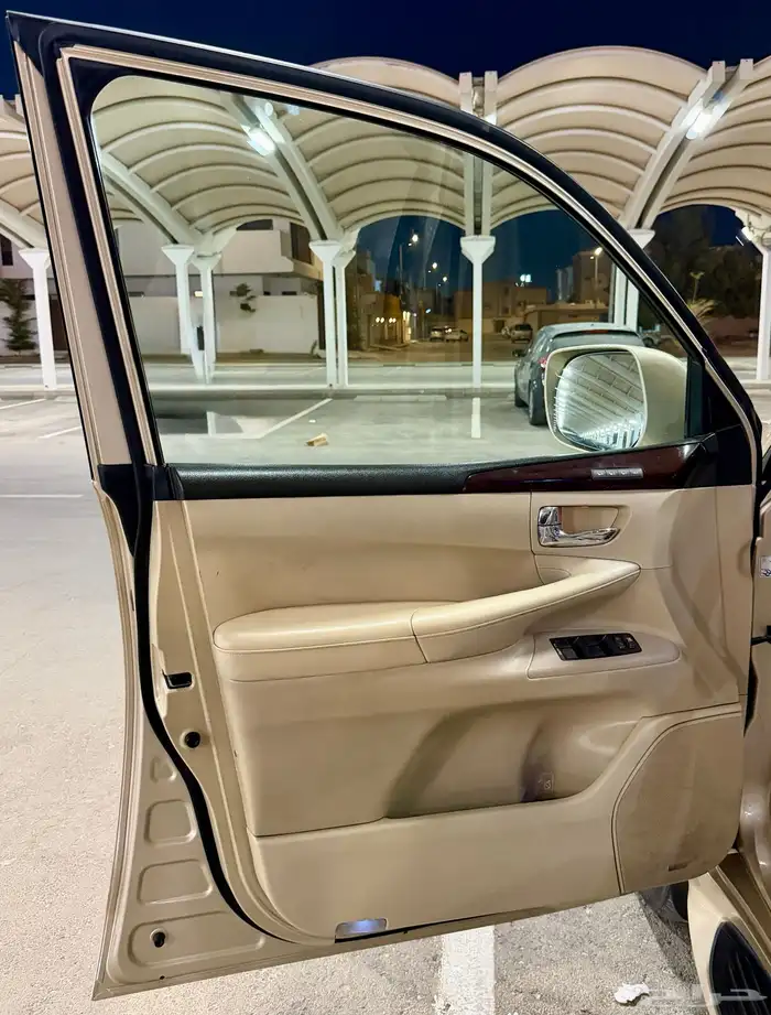 جيب لكزس LX570 فل كامل DD موديل 2010 نضيف 25