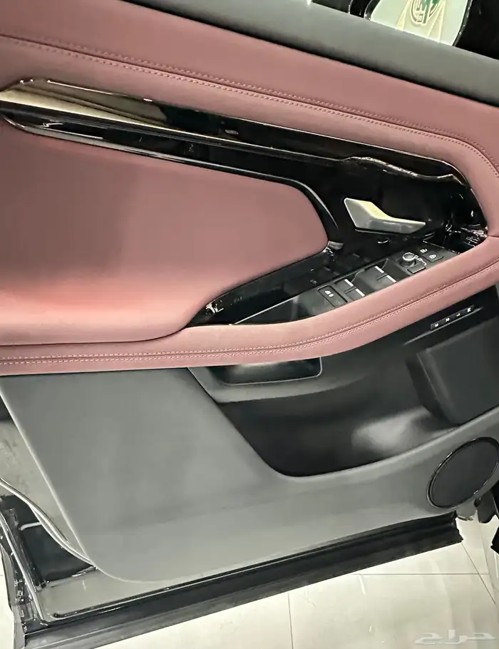 رنج روفر SE ايفوك 2025 (خليجى وارد الإمارات) 9