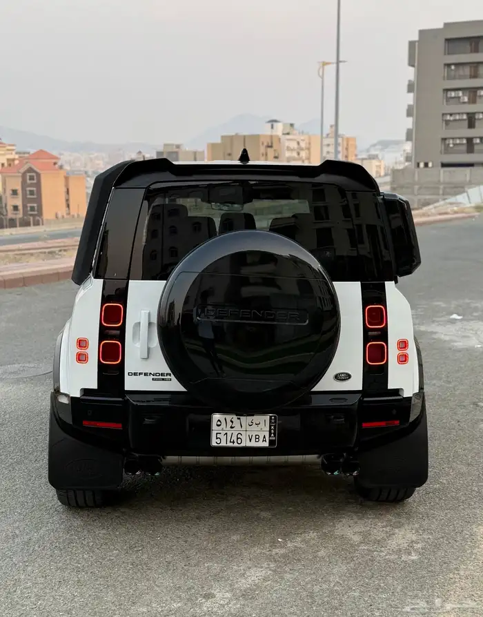 دفيندر HSE V6 11