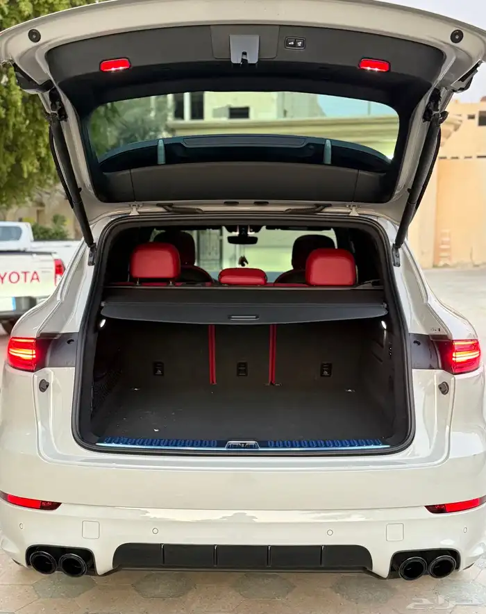 بورش كايين GTS موديل 2022 على الضمان 15