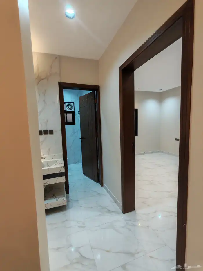 للبيع روف علوي مع ملحق وبايكه سياره ح النور بشمال الخميس 26