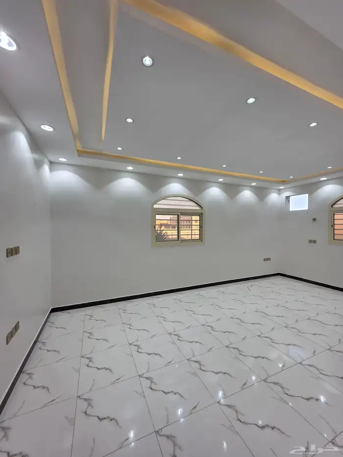 شقة دور اول بمخطط الموسى بخميس مشيط 5 غرف 11