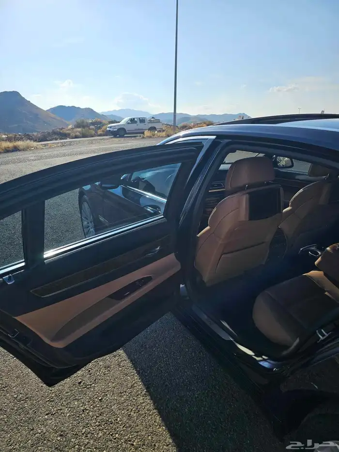 بي ام دبليو 2010 740li العداد 221500 10