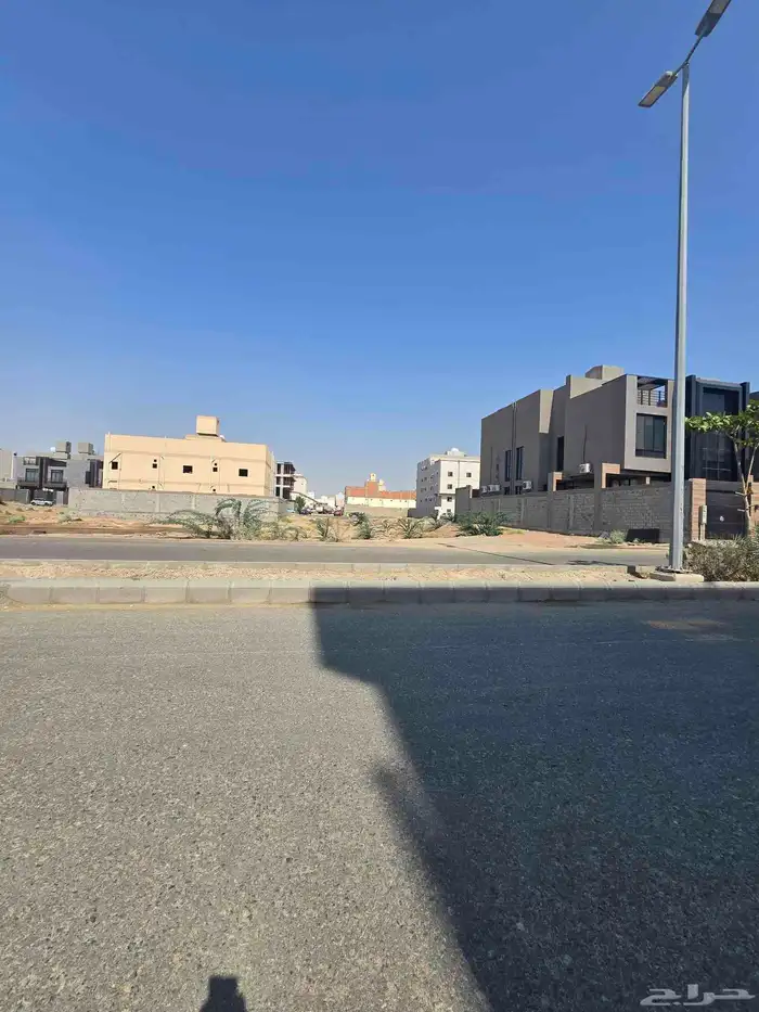 أرض للبيع مخطط ولي العهد 1 شارع 25 موقع مميز 4
