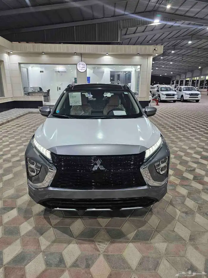 ميتسوبيشي اكلبس كروس نص فل 2025 0