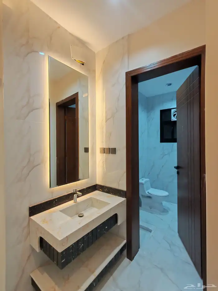 للبيع روف علوي مع ملحق وبايكه سياره ح النور بشمال الخميس 18