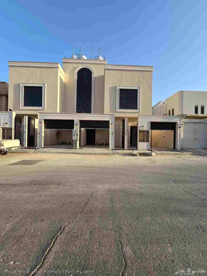 فلا دور علوي معا شقه للبيع حي زهره البديعه 900 الف 0