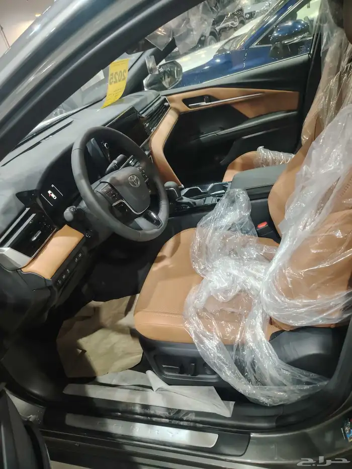 كامري جراندي البنزين باللون المميز التيتانيوم 2500 سي سي 6