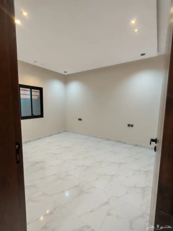 للبيع روف علوي مع ملحق وبايكه سياره ح النور بشمال الخميس 27