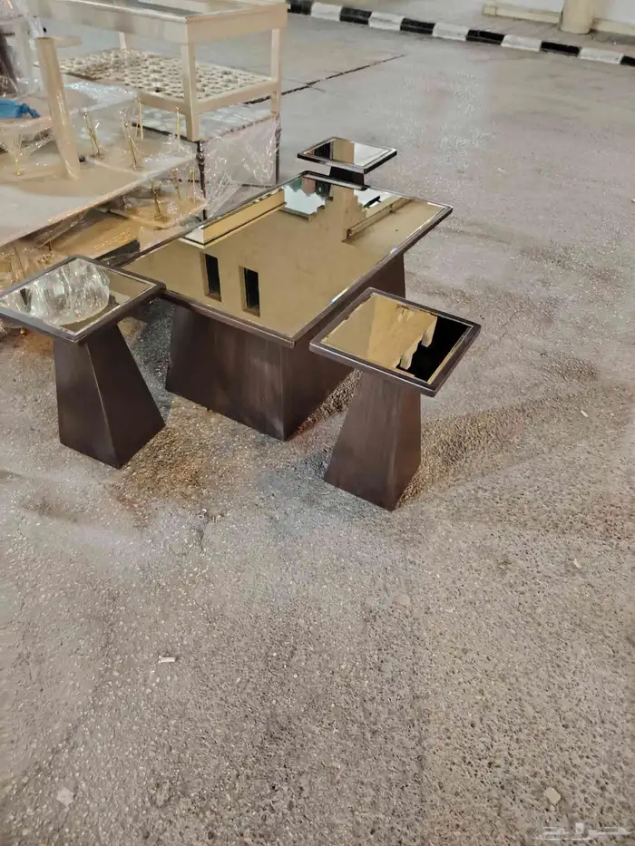 طاولات حسب الطلب 1