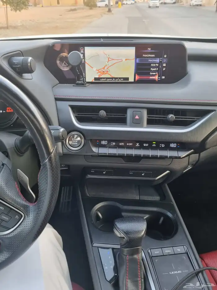 لكزس يو اكس UX 8