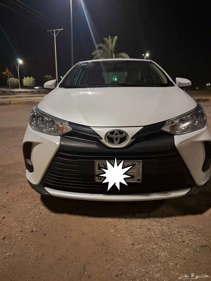 سيارة يارس للبيع السيارة نظيقه من الداخل والخارج استمارةوفحص 1