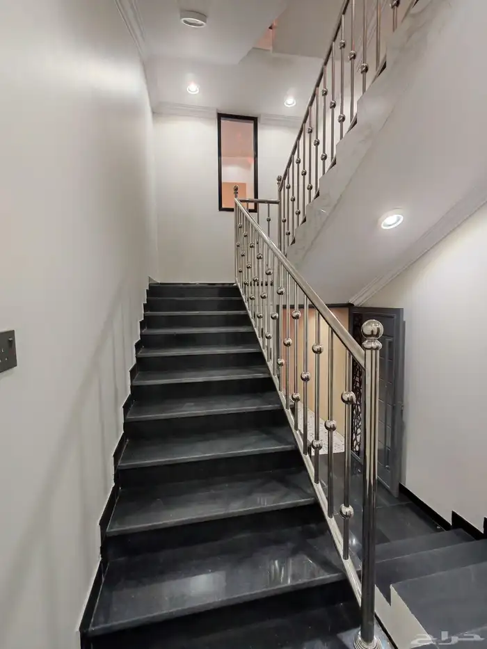 للبيع روف علوي مع ملحق وبايكه سياره ح النور بشمال الخميس 1