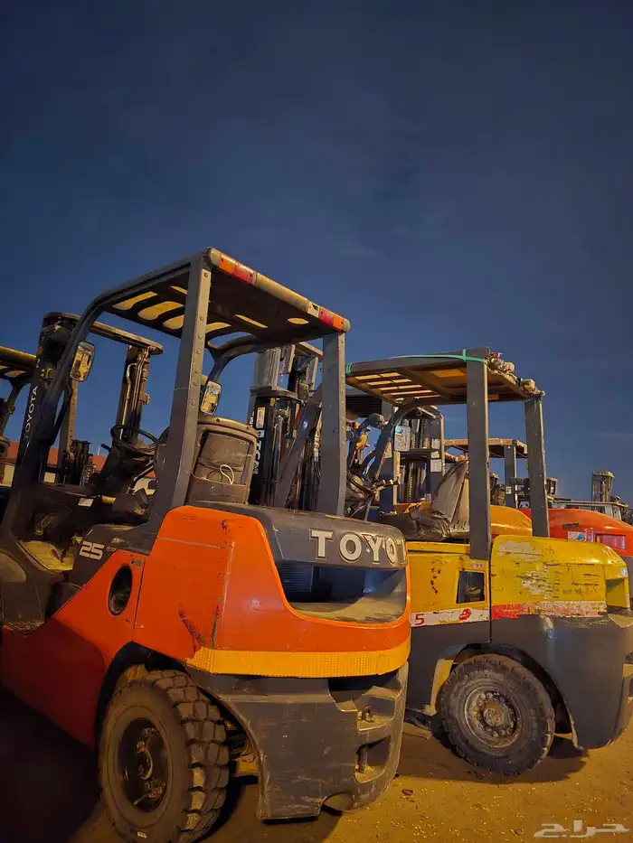 فوركلفت للايجار رافعة شوكية رافعات للايجار اليومي والشهري 7