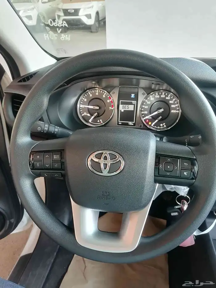 هايلوكس غمارتين بنزين GLX أتوماتيك بدون دبل موديل 2026 6