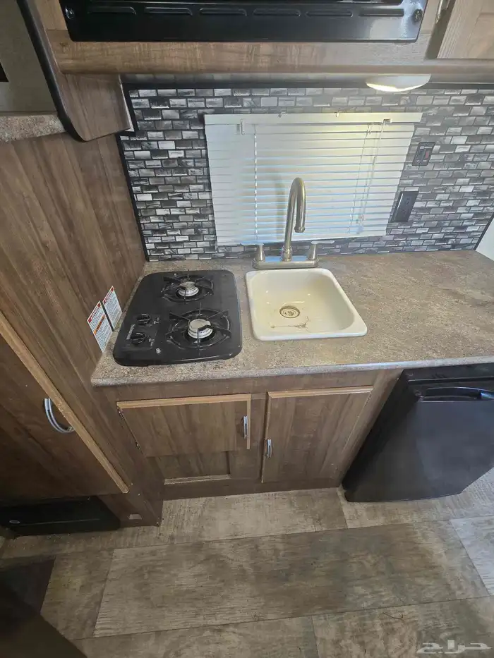 للبيع كرفان مع سيارة 3