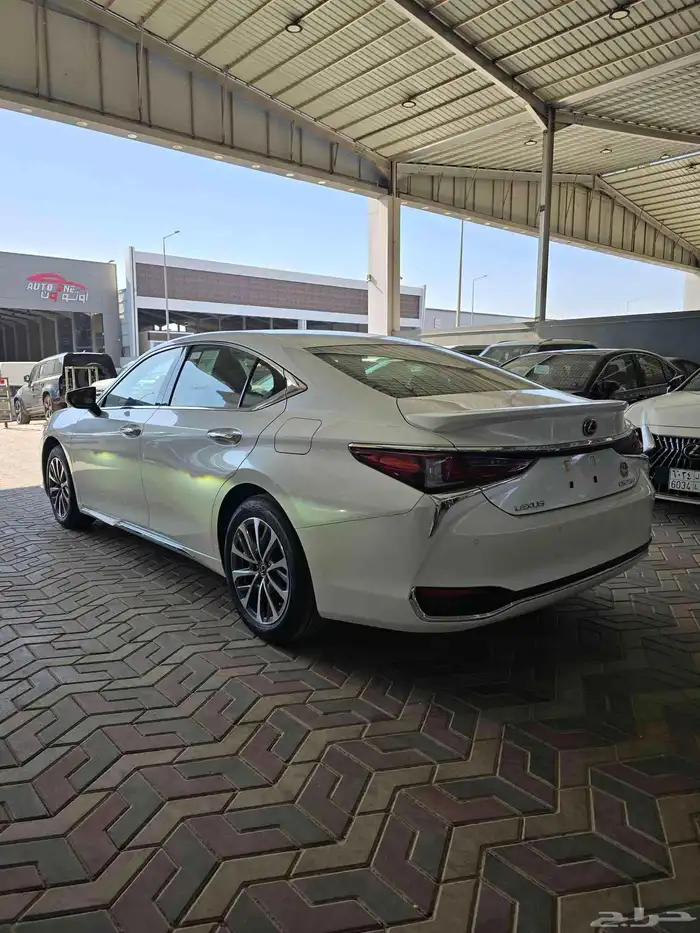 لكزس ES 250 AA موديل 2025 الساير كتيب ضمان 3