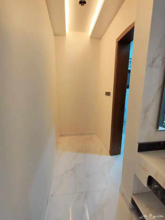 للبيع روف علوي مع ملحق وبايكه سياره ح النور بشمال الخميس 5