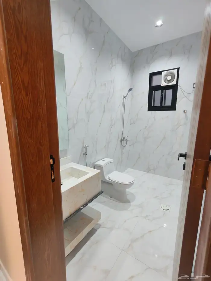 للبيع روف علوي مع ملحق وبايكه سياره ح النور بشمال الخميس 24