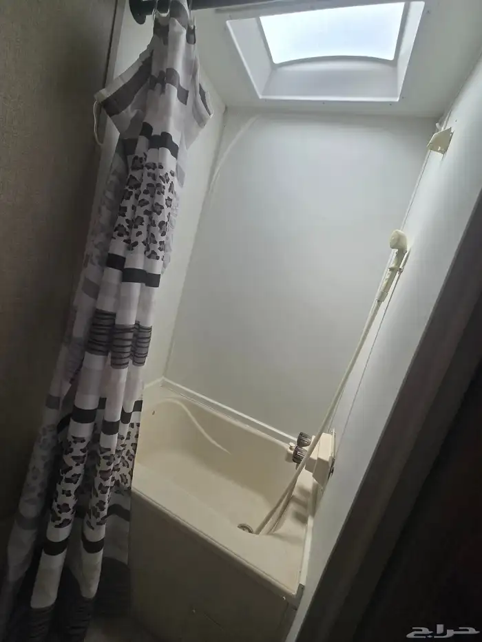 للبيع كرفان مع سيارة 9