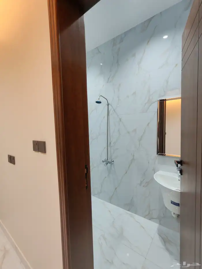 للبيع روف علوي مع ملحق وبايكه سياره ح النور بشمال الخميس 32