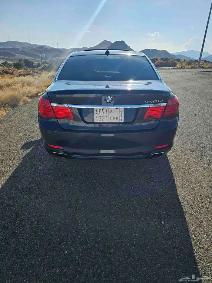 بي ام دبليو 2010 740li العداد 221500 2