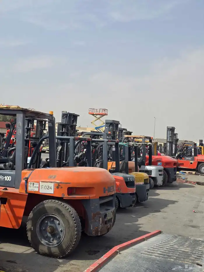 فوركلفت للايجار رافعة شوكية رافعات للايجار اليومي والشهري 9