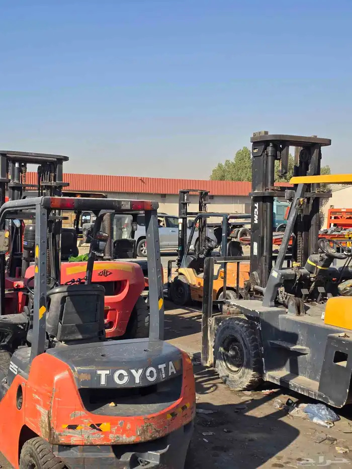 فوركلفت للايجار رافعة شوكية رافعات للايجار اليومي والشهري 4