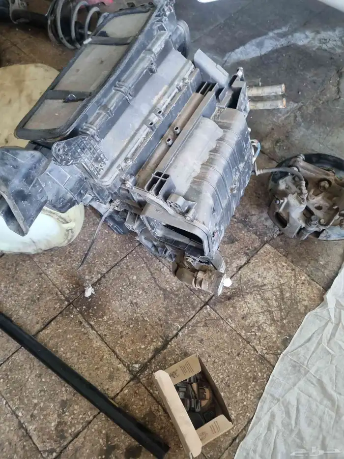 للبيع جميع قطع كامري 1996 اصلي بحاله جيده ديكورات 0عضلات 5