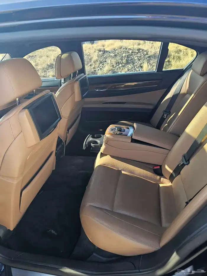 بي ام دبليو 2010 740li العداد 221500 9